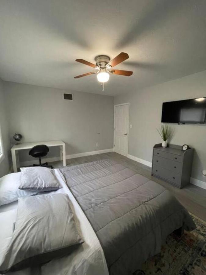 Cheerful Home Minutes From The Airport And Raymond James Stadium! Tampa Bagian luar foto