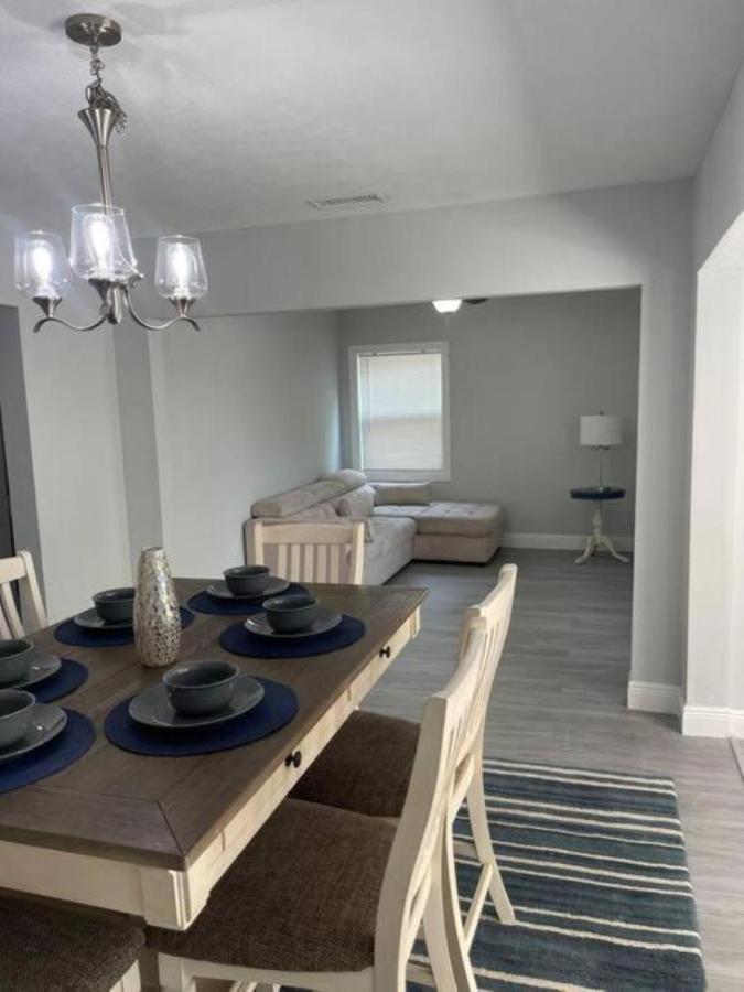 Cheerful Home Minutes From The Airport And Raymond James Stadium! Tampa Bagian luar foto