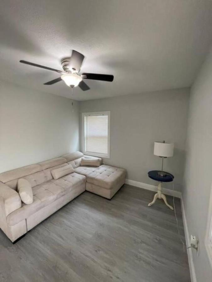 Cheerful Home Minutes From The Airport And Raymond James Stadium! Tampa Bagian luar foto